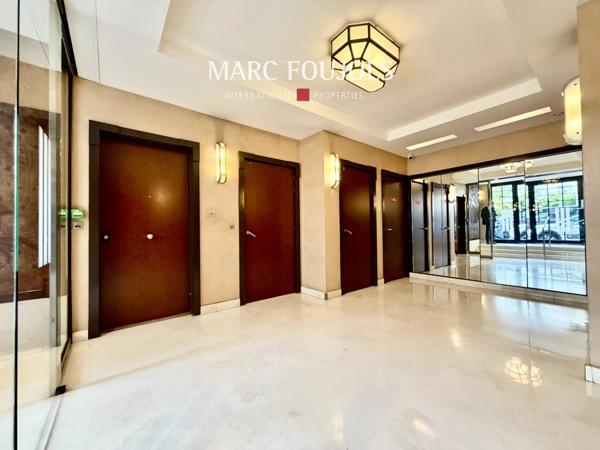 (English) Bright Furnished 2-Room Apartment in Porte-Dauphine