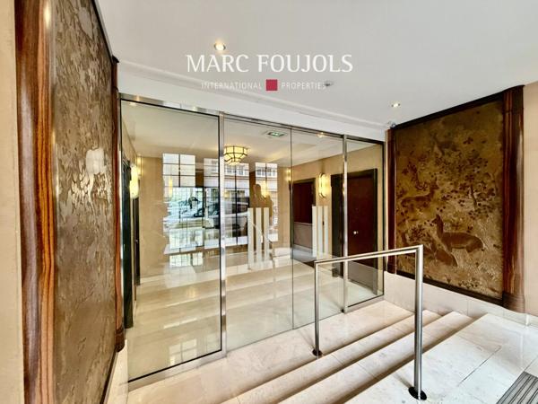 (English) Bright Furnished 2-Room Apartment in Porte-Dauphine