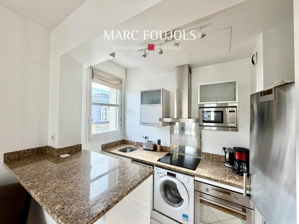 (English) Bright Furnished 2-Room Apartment in Porte-Dauphine