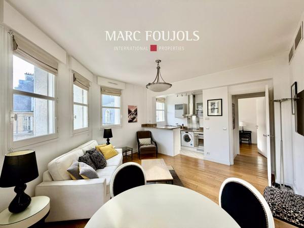 (English) Bright Furnished 2-Room Apartment in Porte-Dauphine
