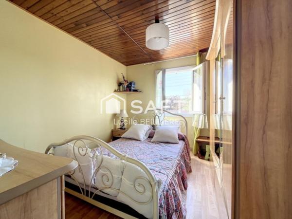 Pavillon T4, 96 m2,Terrain de 270 m2 situé dans quartier calme, 2 places parkings individuels, Sous-sol total