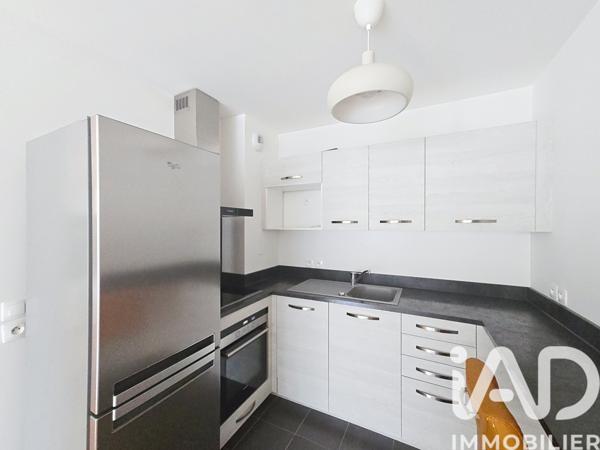 Location appartement 2 pièces 48 m² Suresnes