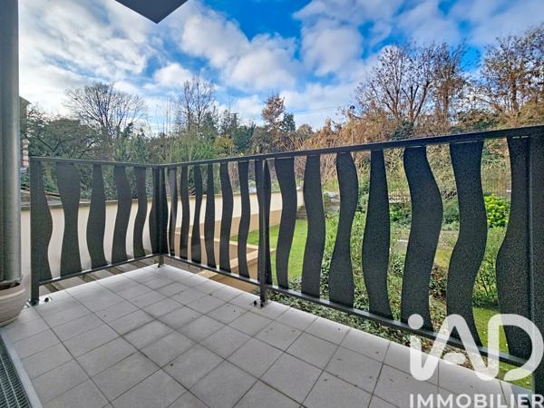 Location appartement 2 pièces 48 m² Suresnes