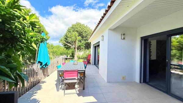À Pézenas, au calme absolu, avec vue dégagée