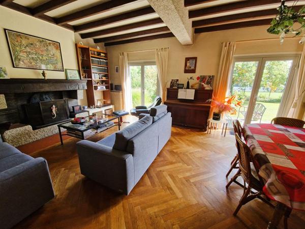 Maison Vouneuil Sous Biard 6 pièce(s) 152m2