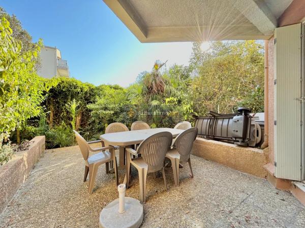 Vente                                                      Appartement
                        
                     2 pièces                      39 m2                     à Saint-Aygulf