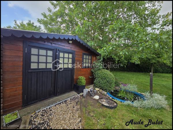 Située dans un environnement calme et verdoyant, tout en restant à proximité du centre-ville, cette charmante maison individuelle construite en 2004 développe plus de 110 m² habitables sur une  parcelle de 850 m² exposée plein sud.

Dès l'entrée, vous découvrirez une agréable pièce de vie lumineuse avec cuisine équipée ouverte sur le séjour. Le rez-de-chaussée offre également 2 chambres confortables, une salle de bains équipée d'une douche et d'une baignoire ainsi qu'un WC indépendant.

À l'étage, un espace aménagé de type appartement comprend une chambre, une salle d'eau, un WC indépendant ainsi qu'une pièce de 19 m² avec kitchenette et salon. Cet espace dispose d'un fort potentiel locatif et peut être proposé en location meublée ou saisonnière. Il offre également la possibilité d'aménager 2 suites parentales selon vos besoins.

À l'extérieur, vous profiterez d'une vaste terrasse exposée plein sud, d'un jardin clos et arboré, d'un spa propice à la détente ainsi que d'un chalet équipé comprenant une kitchenette, un espace couchage et des sanitaires. Un véritable atout pour recevoir famille et amis ou développer une activité de location courte durée de type Airbnb.

Les prestations techniques :

Chauffage au sol en rdc
Double vitrage avec volets motorisés
Fibre optique
VMC
Tout-à-l'égout
Carport fermé
Stationnement privatif pour plusieurs véhicules

Cette maison conviendra parfaitement à un couple souhaitant bénéficier d'un complément de revenus grâce à la location de l'étage ou du chalet, mais également à une famille à la recherche d'un cadre de vie paisible avec de beaux espaces et de multiples possibilités d'aménagement.

Un bien rare sur le secteur, alliant confort de vie, potentiel locatif et qualité de l'environnement.

Une opportunité à découvrir sans tarder !

Contactez-moi pour obtenir davantage d'informations ou organiser une visite.