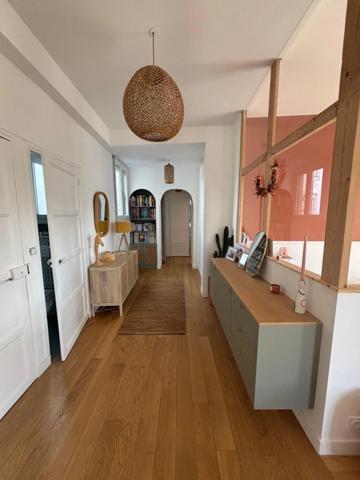 APPARTEMENT LUMINEUX de 92m² hab, 2 mn à pieds de la gare !