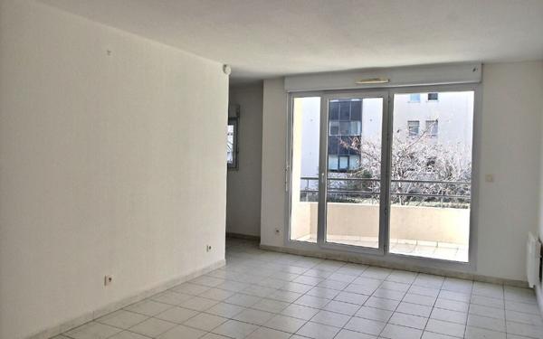 Appartement à louer    2 pièces •  Marseille 5