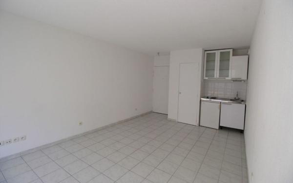 Appartement à louer    2 pièces •  Marseille 5