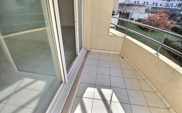 Appartement à louer    2 pièces •  Marseille 5