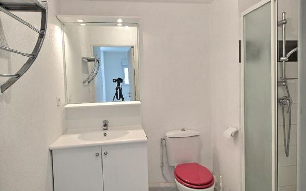 Appartement à louer    2 pièces •  Marseille 5