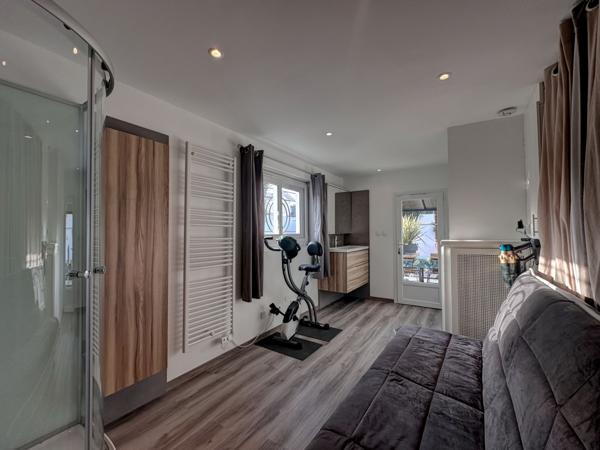 Villeneuve-sur-Lot (47300) Belle villa d'architecte entièrement rénovée avec piscine proche centre ville à pieds