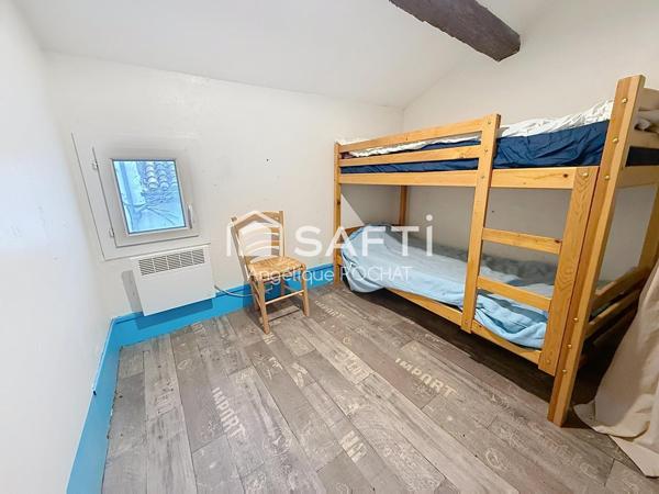 Maison de village 78 m² sur 3 niveaux avec garage – Faugères – 99 000 €