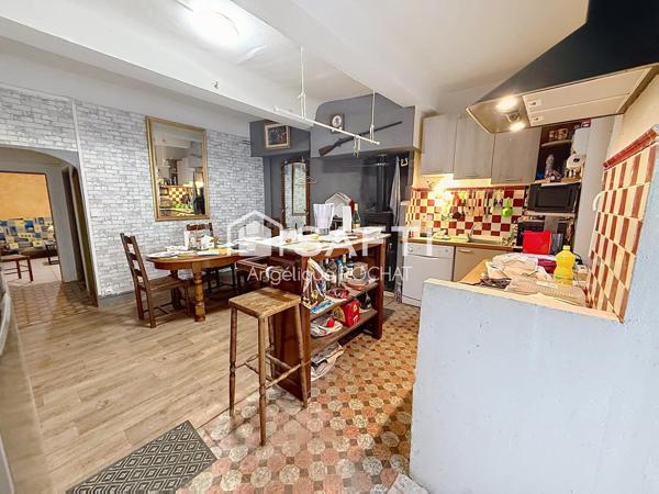 Maison de village 78 m² sur 3 niveaux avec garage – Faugères – 99 000 €