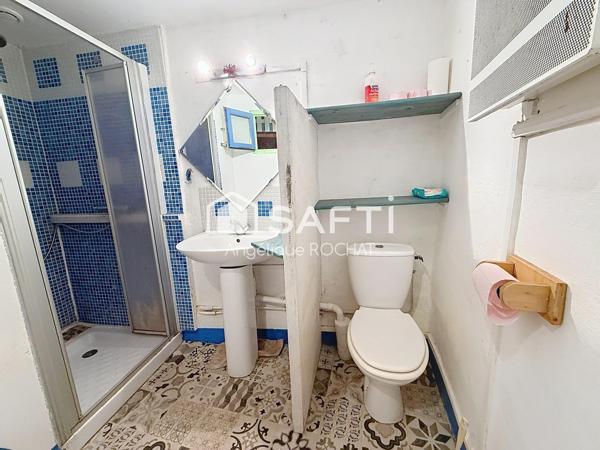 Maison de village 78 m² sur 3 niveaux avec garage – Faugères – 99 000 €