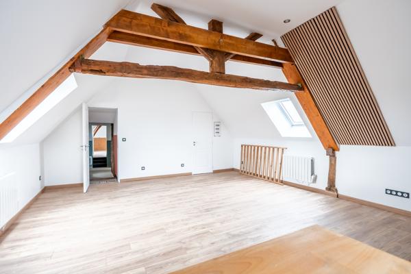 Magnifique triplex de 217 m2 au coeur d'un château séculaire des yvelines avec son parc de plus de 5 hectares