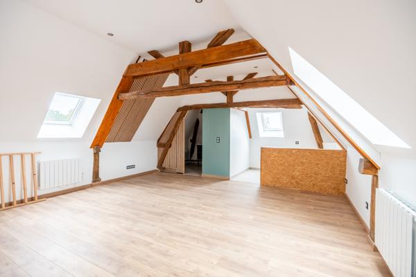 Magnifique triplex de 217 m2 au coeur d'un château séculaire des yvelines avec son parc de plus de 5 hectares