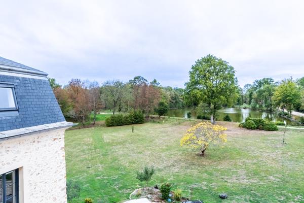 Magnifique triplex de 217 m2 au coeur d'un château séculaire des yvelines avec son parc de plus de 5 hectares