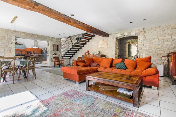 MAISON 5 PIECES AVEC SPA ET JARDIN INTIMISTE - LAGORD - CHARENTE MARITIME