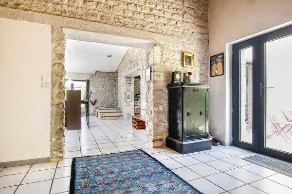 MAISON 5 PIECES AVEC SPA ET JARDIN INTIMISTE - LAGORD - CHARENTE MARITIME