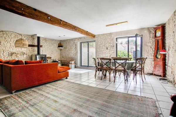 MAISON 5 PIECES AVEC SPA ET JARDIN INTIMISTE - LAGORD - CHARENTE MARITIME