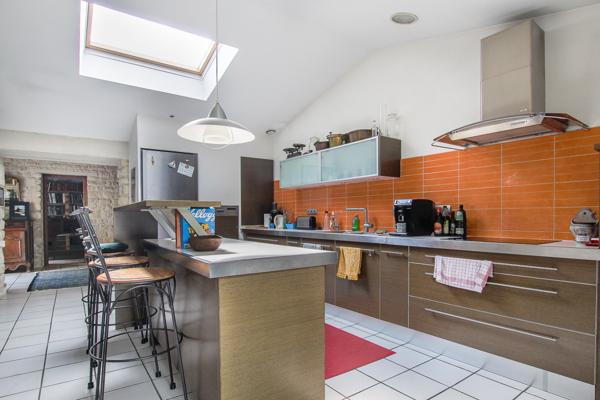 MAISON 5 PIECES AVEC SPA ET JARDIN INTIMISTE - LAGORD - CHARENTE MARITIME