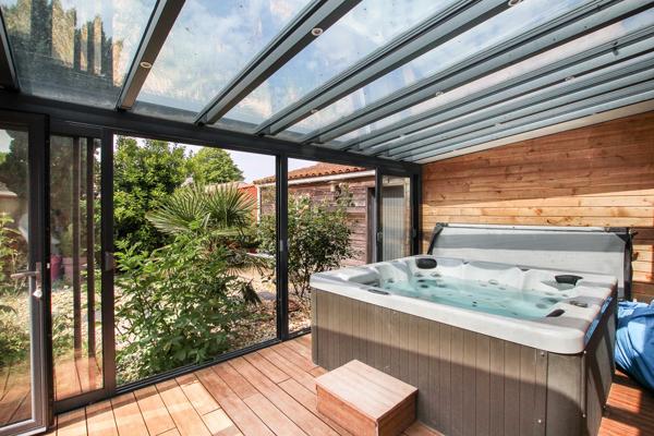 MAISON 5 PIECES AVEC SPA ET JARDIN INTIMISTE - LAGORD - CHARENTE MARITIME