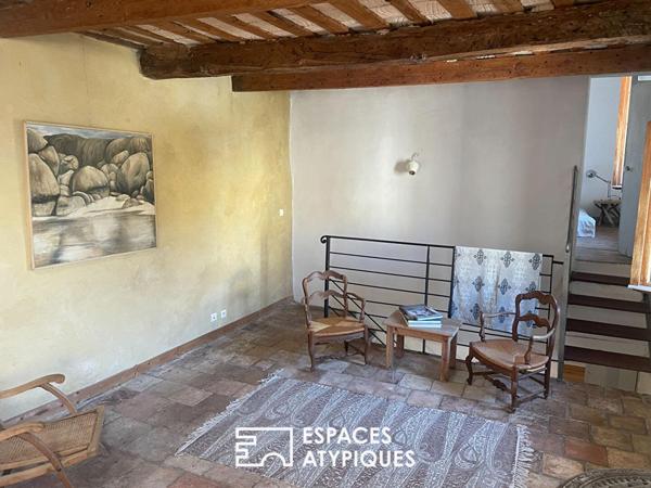 Maison ancienne et sa terrasse secrète