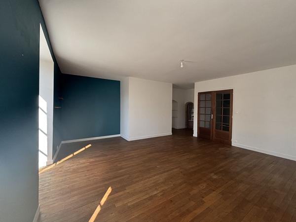 BEL APPARTEMENT DE TYPE 5/6 DE 122 M2 AVEC VUE SUR LE PORT ET GA , Vannes