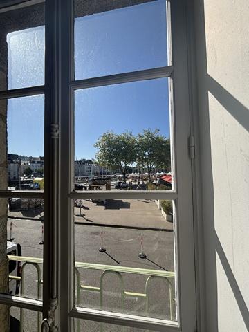BEL APPARTEMENT DE TYPE 5/6 DE 122 M2 AVEC VUE SUR LE PORT ET GA , Vannes