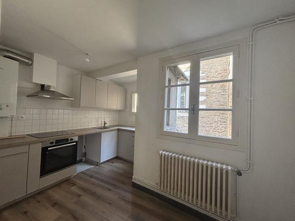 BEL APPARTEMENT DE TYPE 5/6 DE 122 M2 AVEC VUE SUR LE PORT ET GA , Vannes