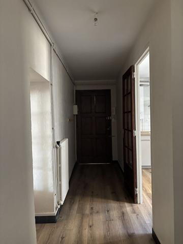 BEL APPARTEMENT DE TYPE 5/6 DE 122 M2 AVEC VUE SUR LE PORT ET GA , Vannes