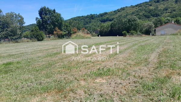 Terrain Constructible Viabilisé de 1492 m²
