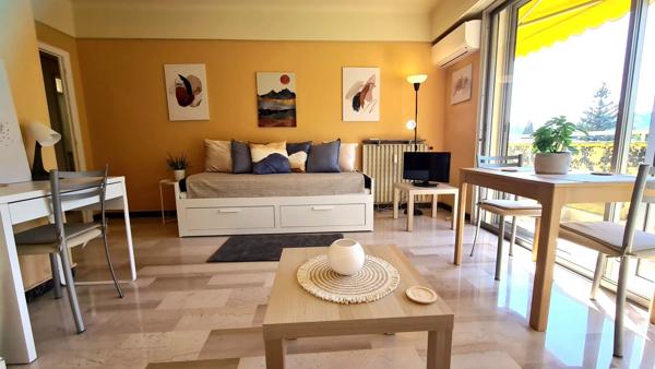 Location                                                      Appartement
                        
                     1 pièces                      38 m2                     à Nice