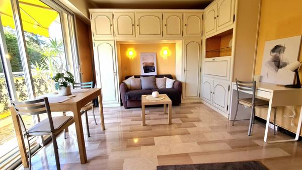 Location                                                      Appartement
                        
                     1 pièces                      38 m2                     à Nice
