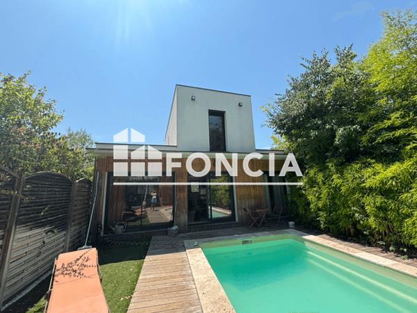 Location Maison 4 pièces 80 m² - 112 RUE DES ACACIAS Aigues Vives 30670