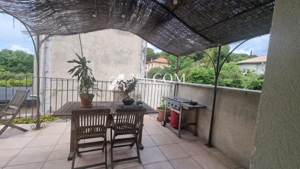 Maison 8 pièce(s) 4 chambre(s) 240 m²