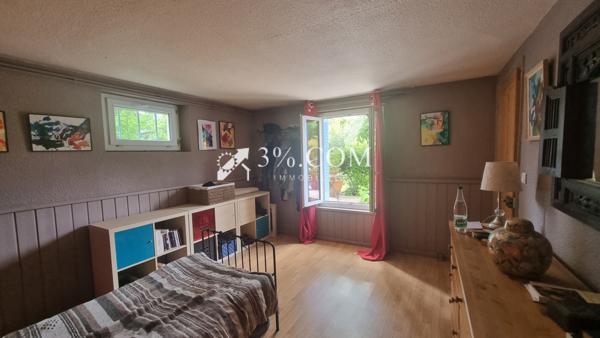 Maison 8 pièce(s) 4 chambre(s) 240 m²