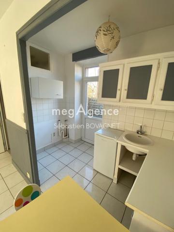 Immeuble à Alençon, 61000 - 75m²