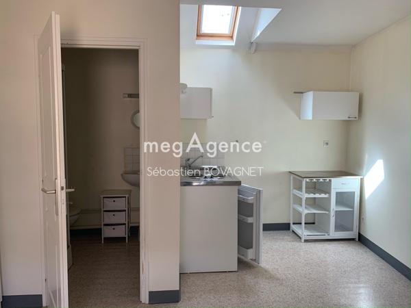 Immeuble à Alençon, 61000 - 75m²