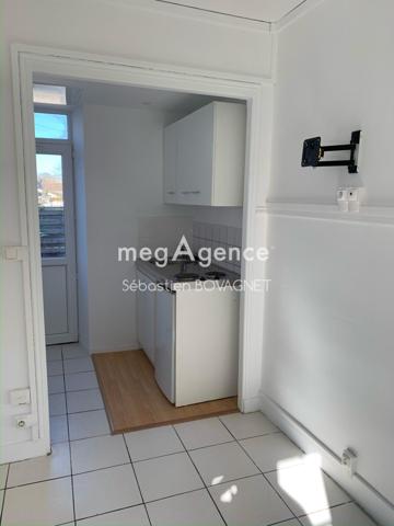 Immeuble à Alençon, 61000 - 75m²