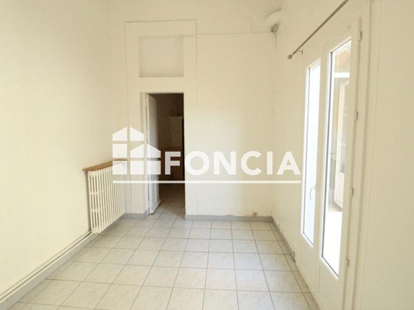 Location Appartement 4 pièces 89.81 m² - 19 RUE EMILE JAMAIS Nimes 30900