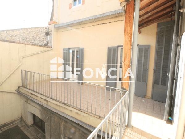 Location Appartement 4 pièces 89.81 m² - 19 RUE EMILE JAMAIS Nimes 30900