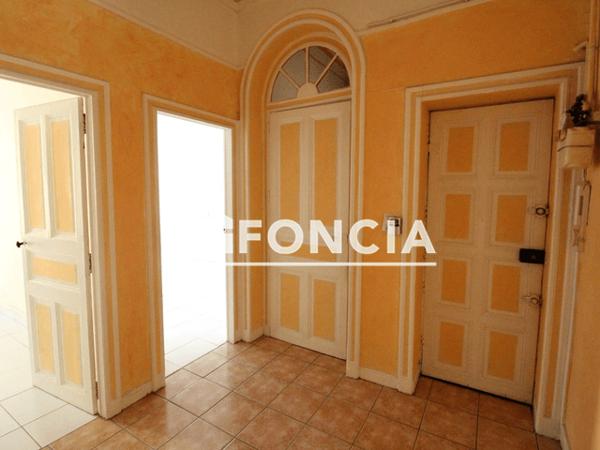 Location Appartement 4 pièces 89.81 m² - 19 RUE EMILE JAMAIS Nimes 30900
