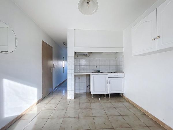 Vente: appartement T2 de 24m2 Sainte-Anne 13008 Marseille