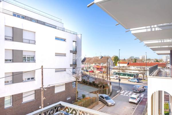 Appartement à vendre 3 pièces avec balcon et parking en sous-sol CHELLES (77)