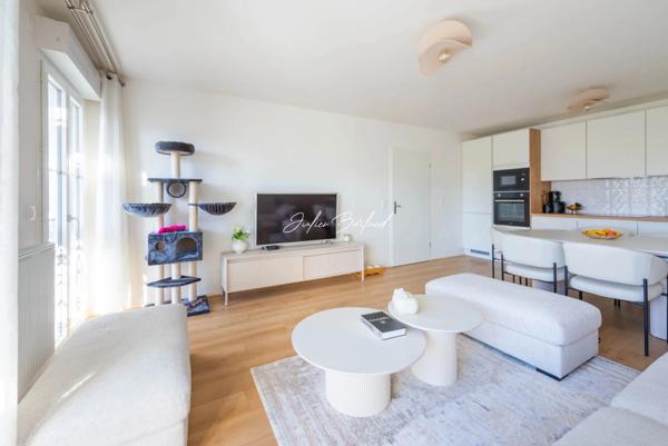 Appartement à vendre 3 pièces avec balcon et parking en sous-sol CHELLES (77)