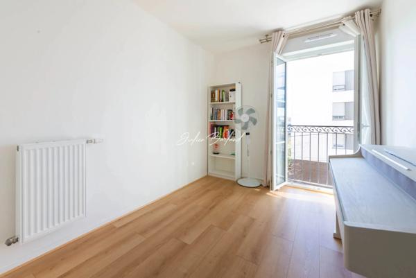 Appartement à vendre 3 pièces avec balcon et parking en sous-sol CHELLES (77)