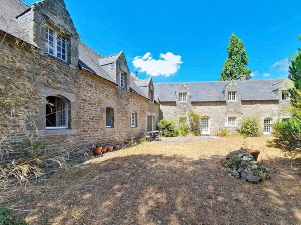 QUEVEN : Superbe propriété en pierre avec dépendance